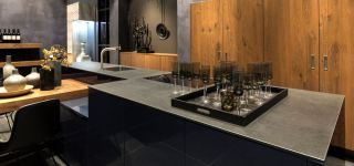 NEOLITH NeroZIMBABWE Kueche